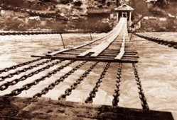 飞夺泸定桥在线观看,英勇壮举，历史瞬间再现